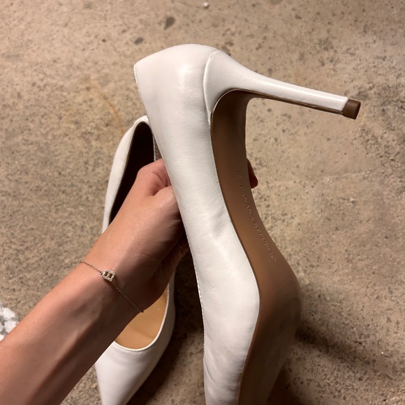 Banana Republic white lightly worn heels - Picture 2 of 6